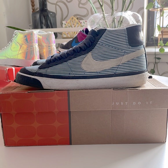 2004 WMNS Nike Blazer Mid ‘Pinstripe’ - Picture 1 of 8